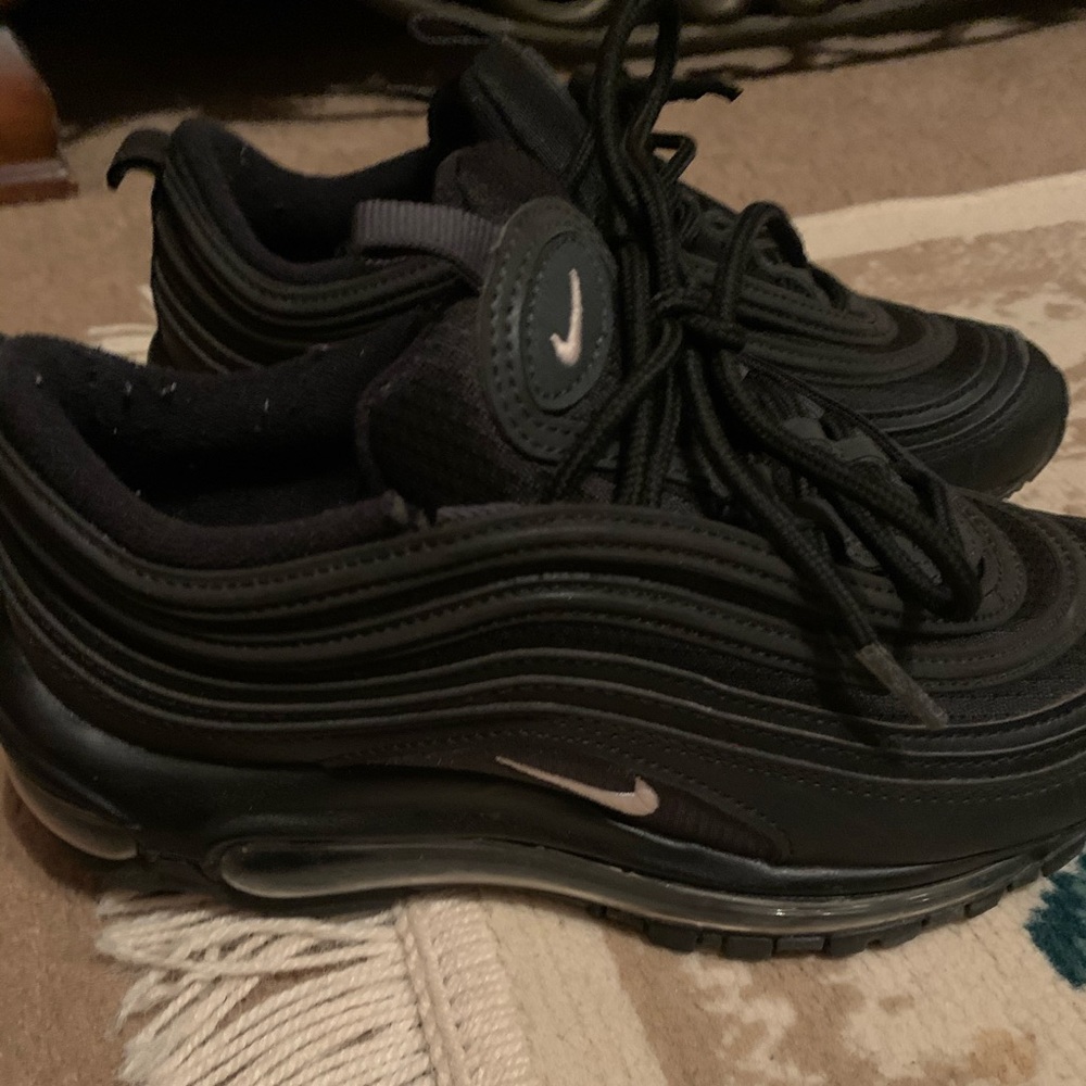 Black air max’s size 3